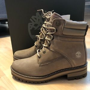 Timberland Women's Courmayeur Valley Lace-Up Lug Sole Boots - Taupe Gray, size 9